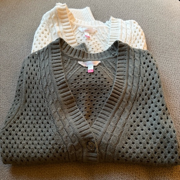 Juniors 2 pack Sweaters Cream and Green No Boundaries size 7-9 - Picture 1 of 12